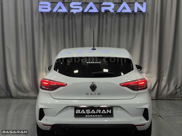 BAŞARAN'DAN HATASIZ 2023 CLİO 1.0 TCE EVO 300.000 PEŞİNATLA