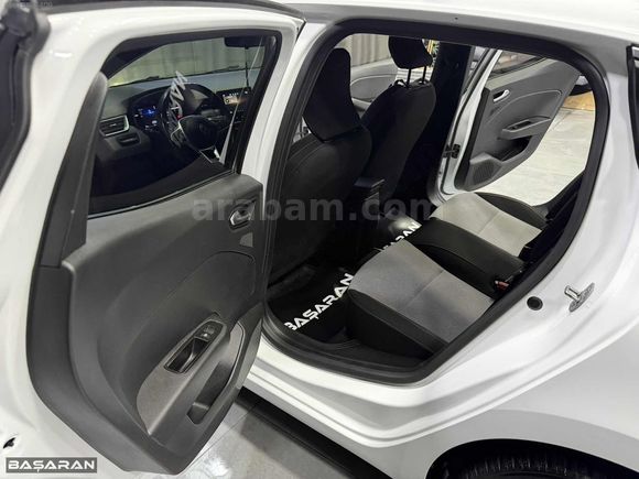 BAŞARAN'DAN HATASIZ 2023 CLİO 1.0 TCE EVO 300.000 PEŞİNATLA