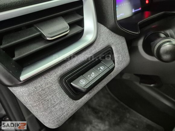 SADIK2'DEN 2024 RENAULT CLIO EVOLUTION 1.0 X-TRONIC 90 BG