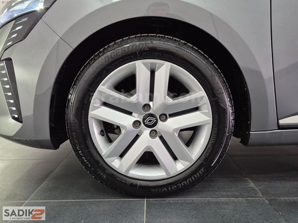 SADIK2'DEN 2024 RENAULT CLIO EVOLUTION 1.0 X-TRONIC 90 BG