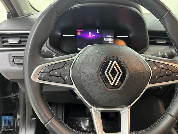 YÜCELER OTO'DAN 2024 MODEL RENAULT CLİO EVOLUTİON KDV%20 HATASIZ