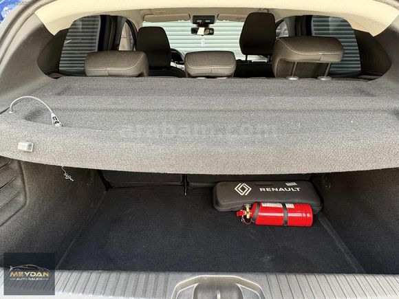 MEYDAN AUTO 2024 MODEL RENAULT CLIO 1.0 TCE EVOLUTİON BOYASIZ