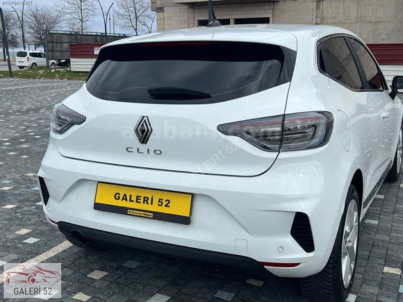 GALERİ 52 DEN 2024 HATASIZ BOYASIZ 45 BİNDE CLİO 1 TCE OTOMOTİK