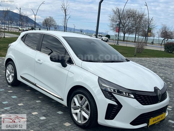 GALERİ 52 DEN 2024 HATASIZ BOYASIZ 45 BİNDE CLİO 1 TCE OTOMOTİK