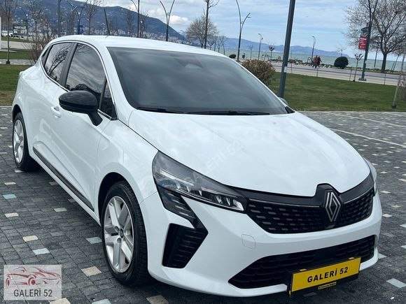 GALERİ 52 DEN 2024 HATASIZ BOYASIZ 45 BİNDE CLİO 1 TCE OTOMOTİK