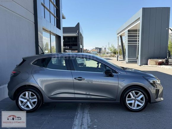2025 CLİO EVOLUTİON GSR 2 HATASIZ BOYASIZ 12.000 KM K.K.TAKSİT
