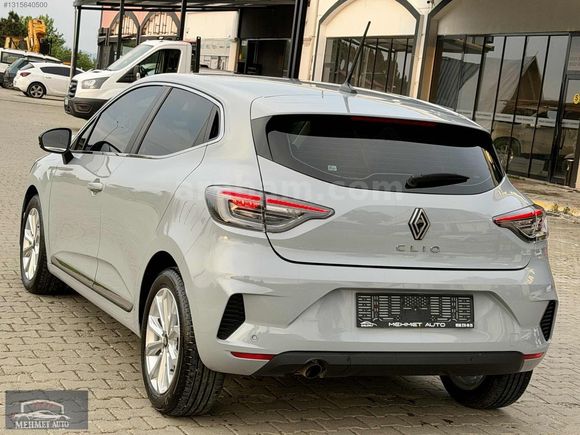 2025 CLİO OTOMATİK BOYASIZ 27 BİN KM