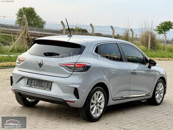 2025 CLİO OTOMATİK BOYASIZ 27 BİN KM