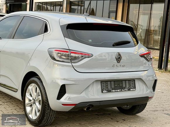 2025 CLİO OTOMATİK BOYASIZ 27 BİN KM