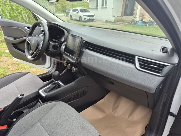 2024 CLİO 1.0 TCE OTOMATİK VİTES 27 BİN KM'DE CAM GİBİ