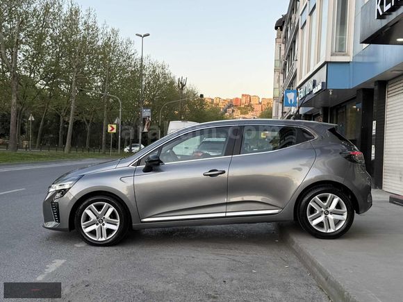 2025 RENAULT CLIO 1.0 TCE EVOLUTION 25.000 KM HATASIZ BOYASIZ