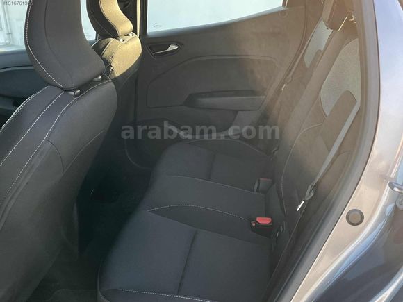 2025 RENAULT CLIO 1.0TCe EVOLOTİON %20 FATURALI HATASIZ
