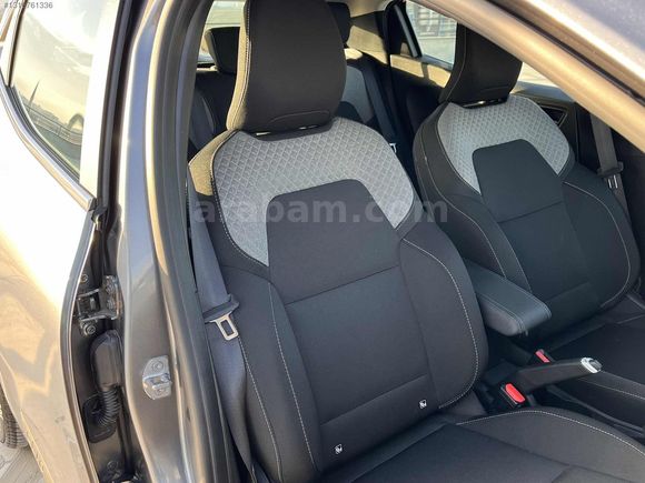2025 RENAULT CLIO 1.0TCe EVOLOTİON %20 FATURALI HATASIZ