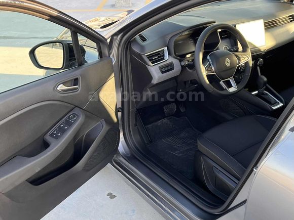 2025 RENAULT CLIO 1.0TCe EVOLOTİON %20 FATURALI HATASIZ