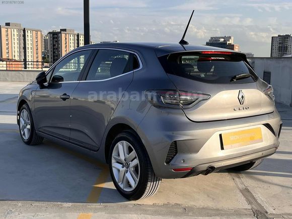 2025 RENAULT CLIO 1.0TCe EVOLOTİON %20 FATURALI HATASIZ