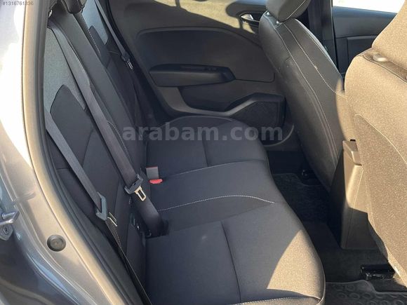 2025 RENAULT CLIO 1.0TCe EVOLOTİON %20 FATURALI HATASIZ