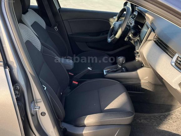 2025 RENAULT CLIO 1.0TCe EVOLOTİON %20 FATURALI HATASIZ