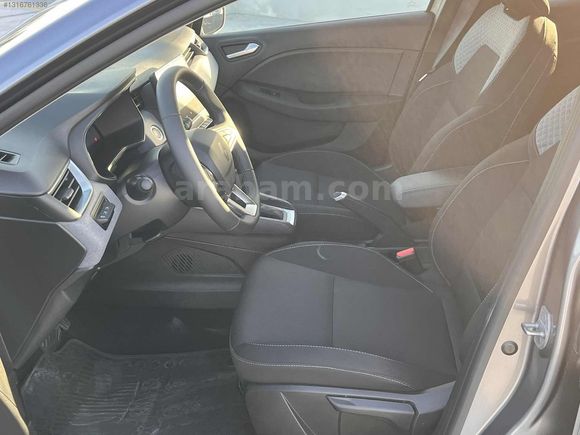 2025 RENAULT CLIO 1.0TCe EVOLOTİON %20 FATURALI HATASIZ