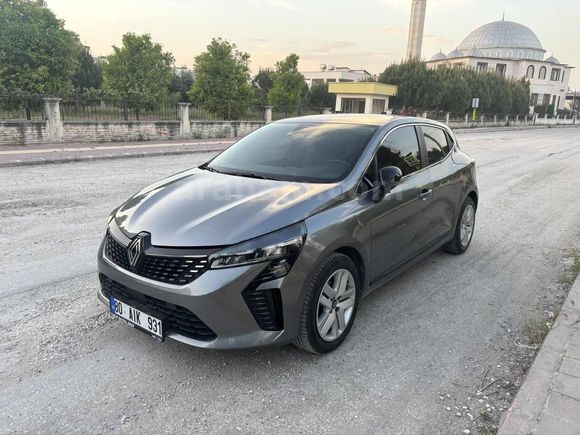 HATASIZ 2025 CLİO EVULOTİON 8.000 KM GSR2