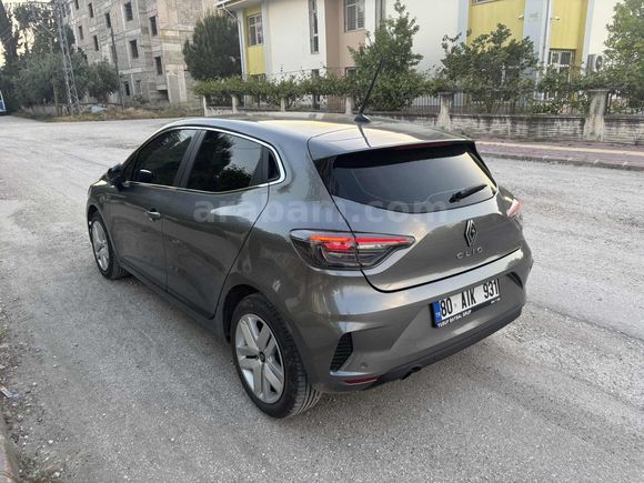 HATASIZ 2025 CLİO EVULOTİON 8.000 KM GSR2