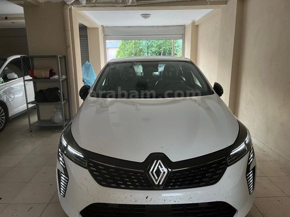 SIFIR TADINDA 2025 MODEL RENAULT CLIO