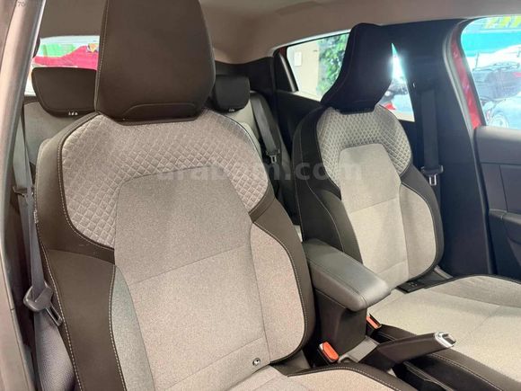 FLİES MOTORS'DAN CLİO 1.0 TCE 25'BİN KM HATASIZ GSR-ÇELİK JANT