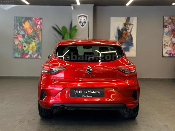 FLİES MOTORS'DAN CLİO 1.0 TCE 25'BİN KM HATASIZ GSR-ÇELİK JANT