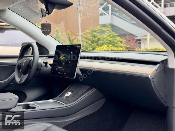 *DC GARAJ*TESLA MODEL Y/2024/32.000KM/SOLID BLACK/HATASZ/BOYASIZ