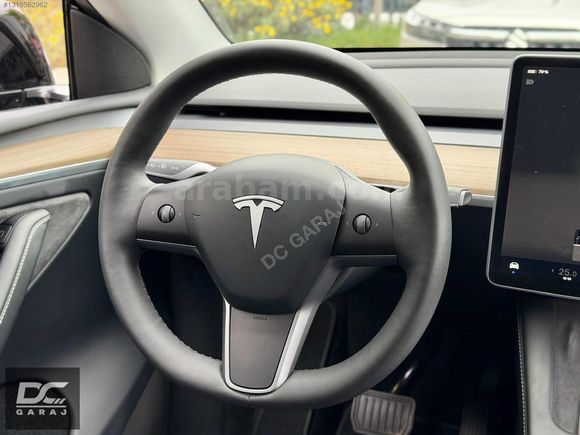 *DC GARAJ*TESLA MODEL Y/2024/32.000KM/SOLID BLACK/HATASZ/BOYASIZ