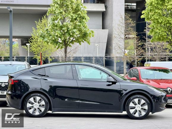 *DC GARAJ*TESLA MODEL Y/2024/32.000KM/SOLID BLACK/HATASZ/BOYASIZ