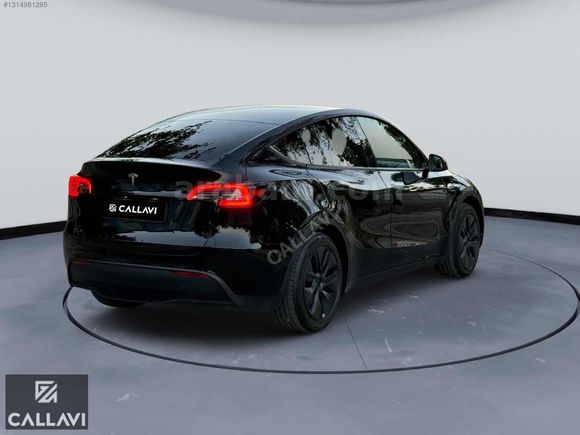2024 TESLA MODEL Y YENİ TİP SİYAH RENK HATASIZ 36.000 KM