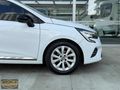 KARATEKİNDEN OTOMATİK GERİ GÖRÜŞLÜ EKRANLI TOUCH CLIO