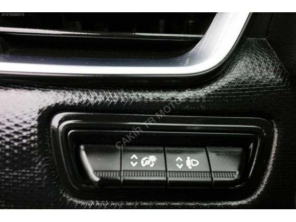 ÇAKIR | HATASIZ RENAULT CLİO 1.0 TOUCH OTOMATİK 90 BİN KM