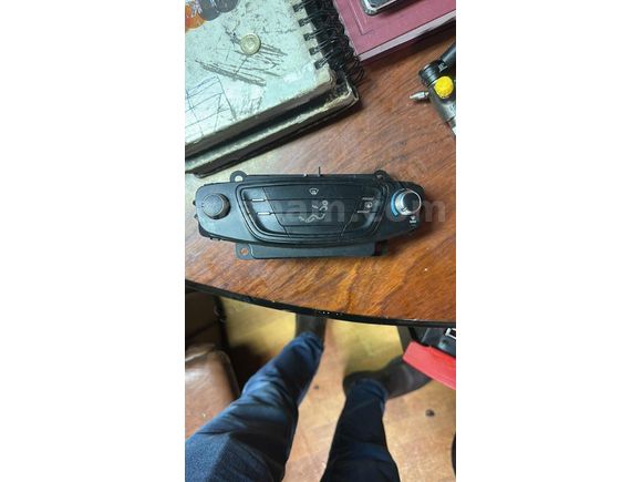 FORD COURIER KLIMA KONTROL PANELI