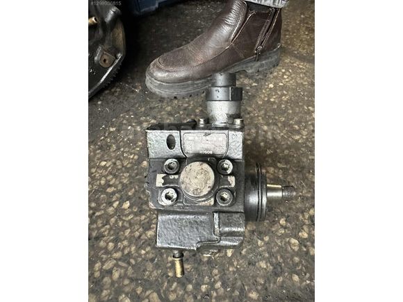 0445010250 Renault master mazot pompası