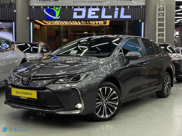 DELİL'DEN 2024 COROLLA FLAME X PACK HATASIZ SUNROOF 1.8 HYBRİD