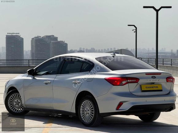 FORD FOCUS 2020 MODEL TİTANYUM 155 BİN KM OTOMATİK (K.K TAKSİT)