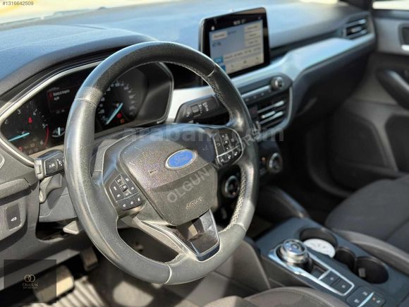 FORD FOCUS 2020 MODEL TİTANYUM 155 BİN KM OTOMATİK (K.K TAKSİT)