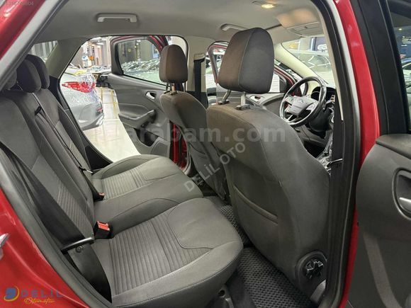 DELİL'DEN 2018 FORD FOCUS TITANIUM DEĞİŞENSİZ OTOPARK DİZEL OTM