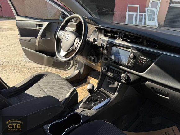 2014 DİZEL OTOMATİK DEĞİŞENSİZ COROLLA