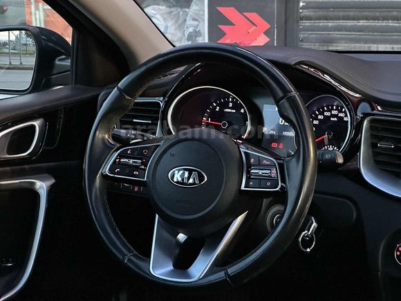 İLK SAHİP !-CAM TAVAN-2020-KIA CEE'D-1.6 CRDI-ELEGANCE-OTOMATİK