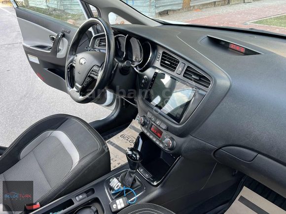 2015 MODEL 65.000 KMDE HATASIZ BOYASIZ TRAMERSİZ CAM TAVAN FULL