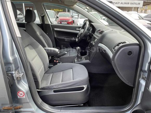 SKODA OCTAVİA 1.6 AMBİANTE LPG