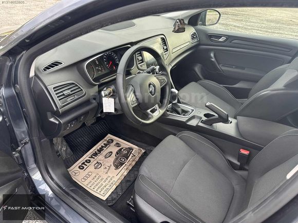 2022 MEGANE 90.000 KM'DE HATASIZ SERVİS BAKIMLI