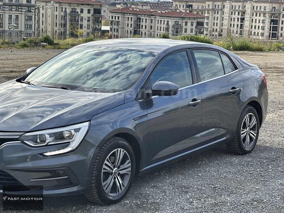 2022 MEGANE 90.000 KM'DE HATASIZ SERVİS BAKIMLI