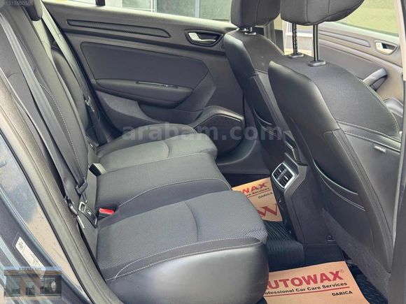 2023 ÇIKIŞLI MEGANE TOUCH OTOMATİK 92 BİN KM'DE ORJİNAL