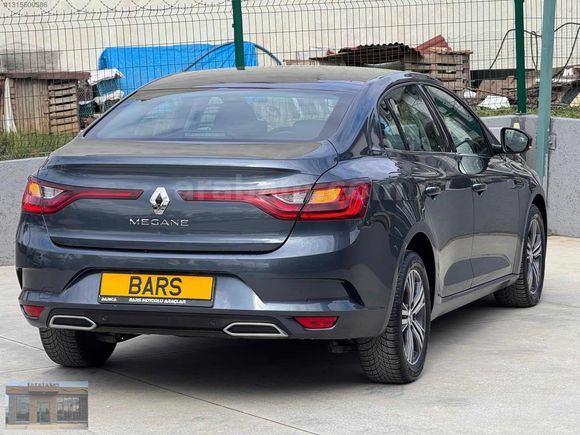 2023 ÇIKIŞLI MEGANE TOUCH OTOMATİK 92 BİN KM'DE ORJİNAL