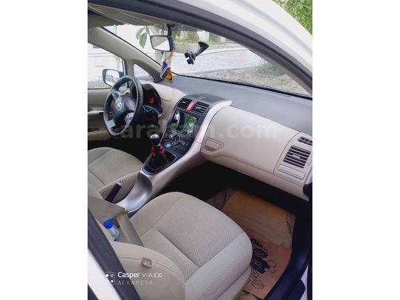 Sahibinden Toyota Auris 1.4 D-4D Comfort Extra 2011 Model  178.000 km Beyaz