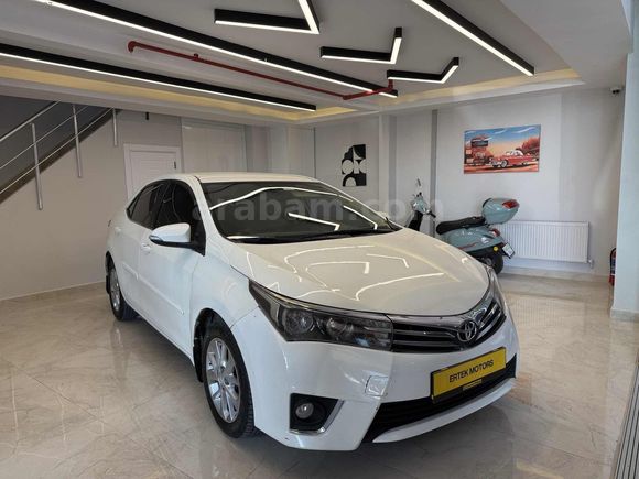 ERTEK'DEN 2015 COROLLA OTOMATİK BAKIMLI 0 MUAYNE AİLE ARACI