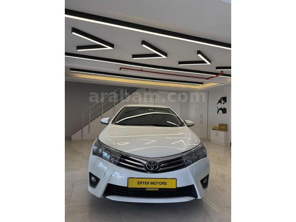 ERTEK'DEN 2015 COROLLA OTOMATİK BAKIMLI 0 MUAYNE AİLE ARACI